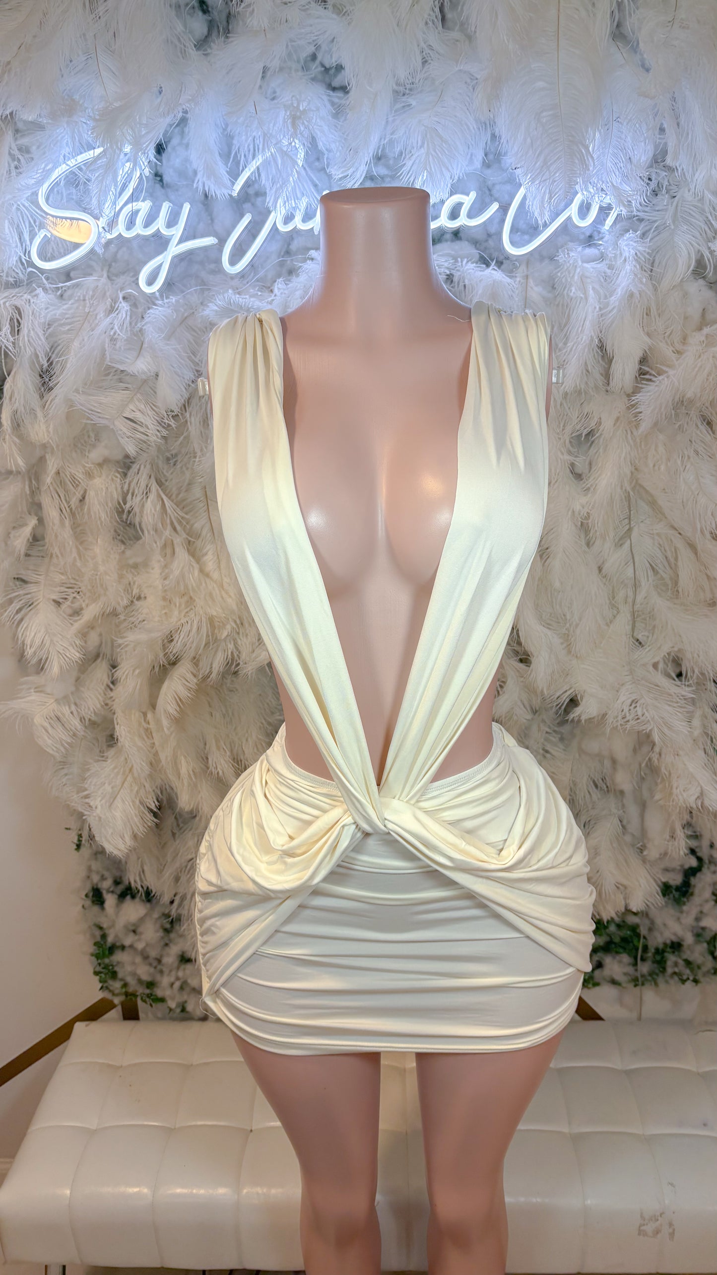 A Renaissance Work Of Art Mini Dress - Cream
